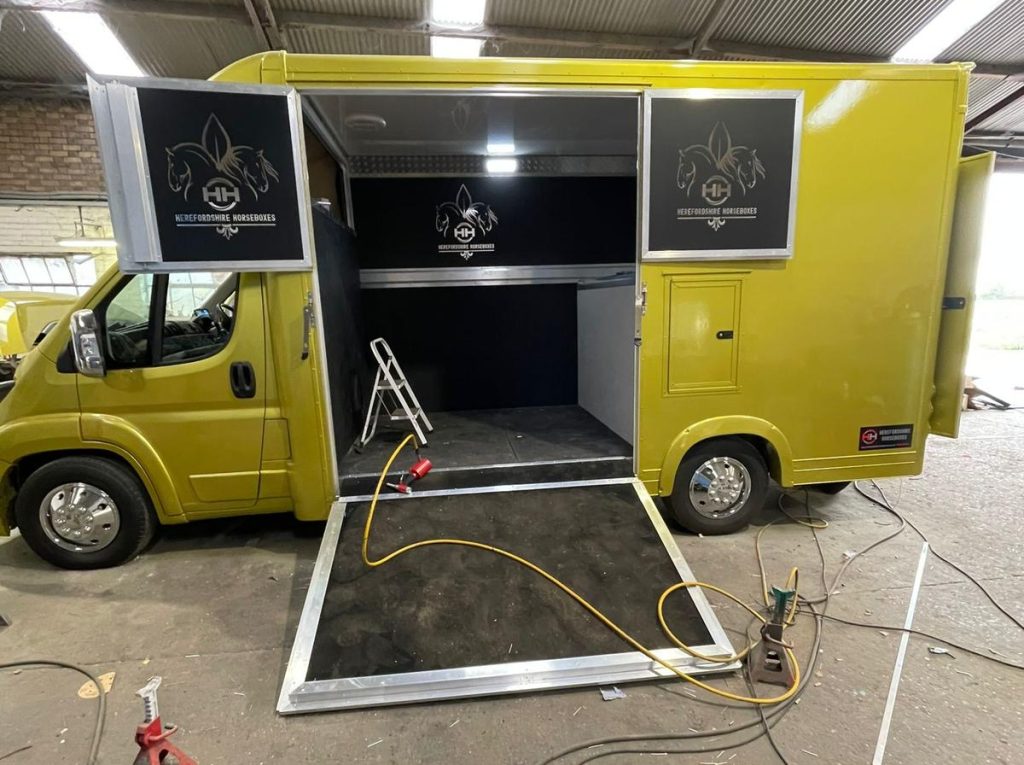 Yellow horsebox side